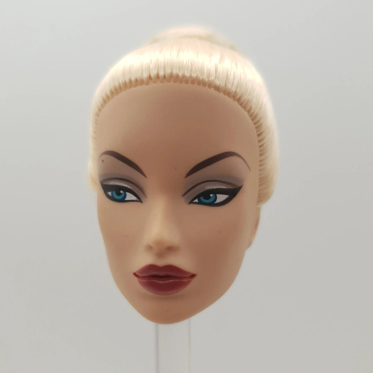 Fashion Royalty East59 Evening in Montreal Victoire Roux 1/6 Scale Integrity Doll Head