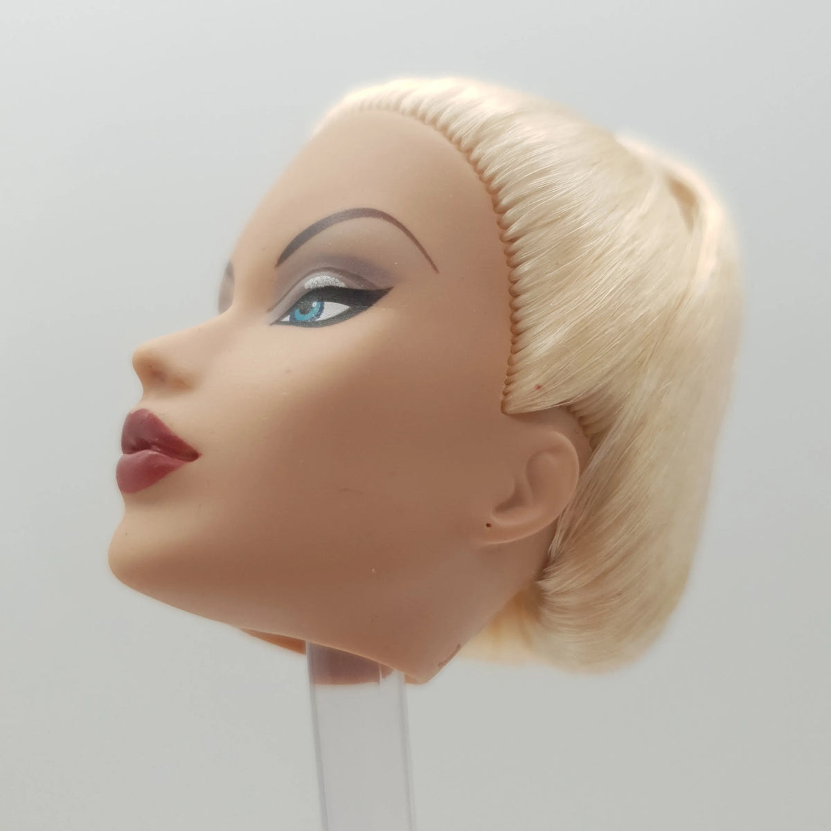 Fashion Royalty East59 Evening in Montreal Victoire Roux 1/6 Scale Integrity Doll Head