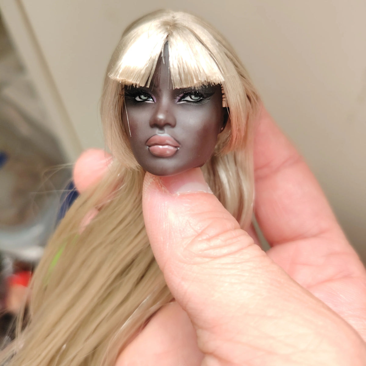 Fashion Royalty 1/6 Scale NuFace Audio Visual Capsule Holographic Novae Ayumi Nakamura Nubian Doll Head