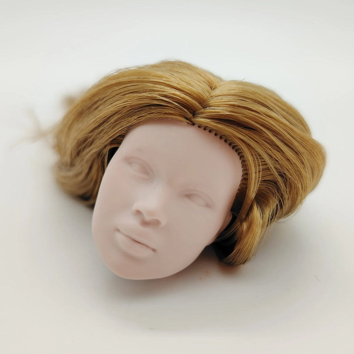 Fashion Royalty Doll Head Nadja Rhymes Nu.Face Japan Skin Golden Color Hair Collectible Fashion Doll Head