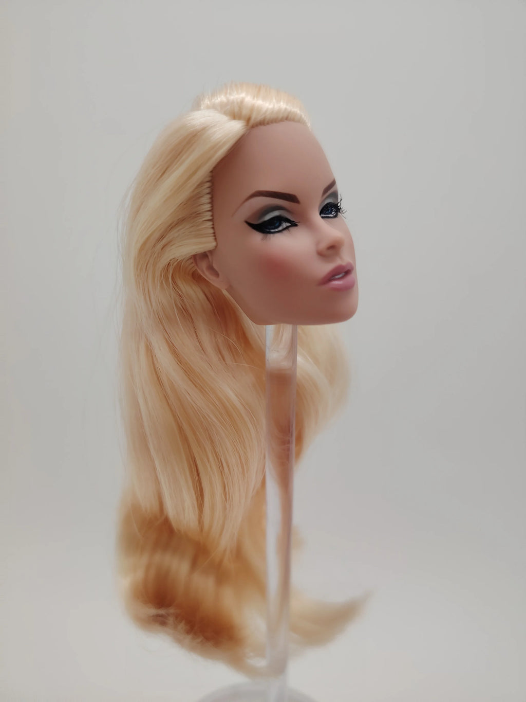 Fashion Royalty Vanessa Perrin Integrity FR White Skin Blonde 1/6 Scale Female Doll Head