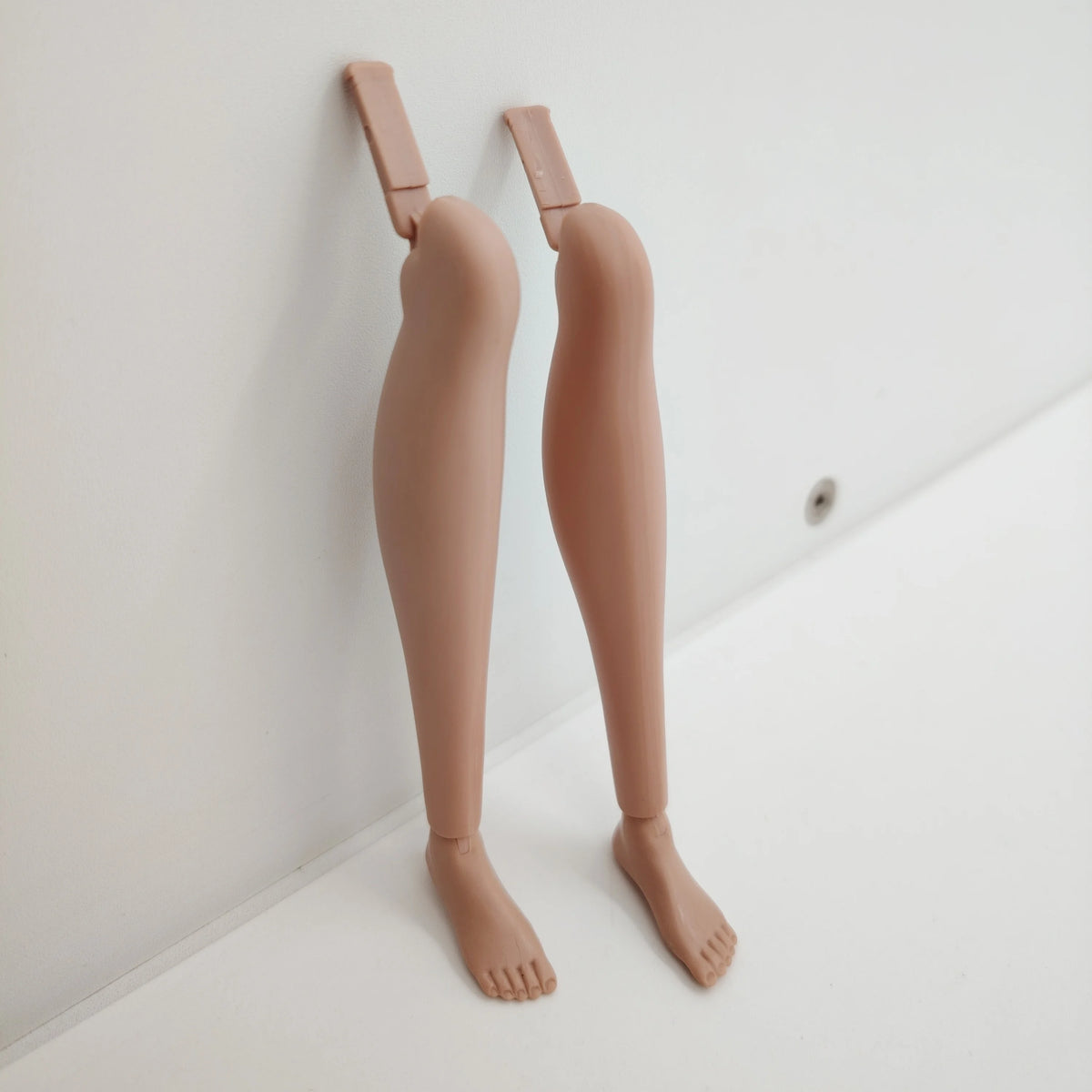 FR White Skin Flat Feet 1/6 Scale Doll Legs Replacement For Fashion Royalty Nuface Lilith